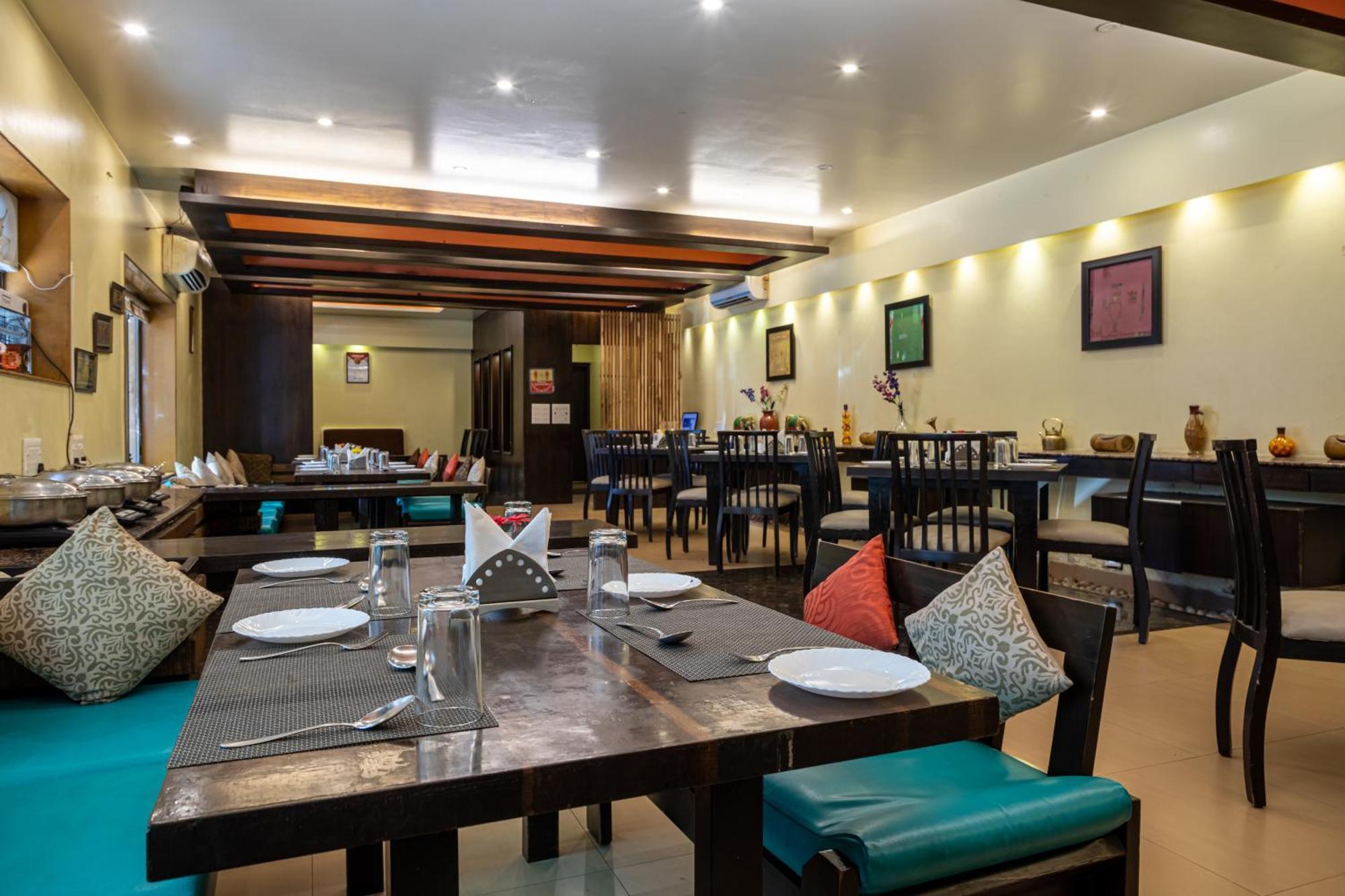 Hotel Rama Heritage Nashik Exteriör bild