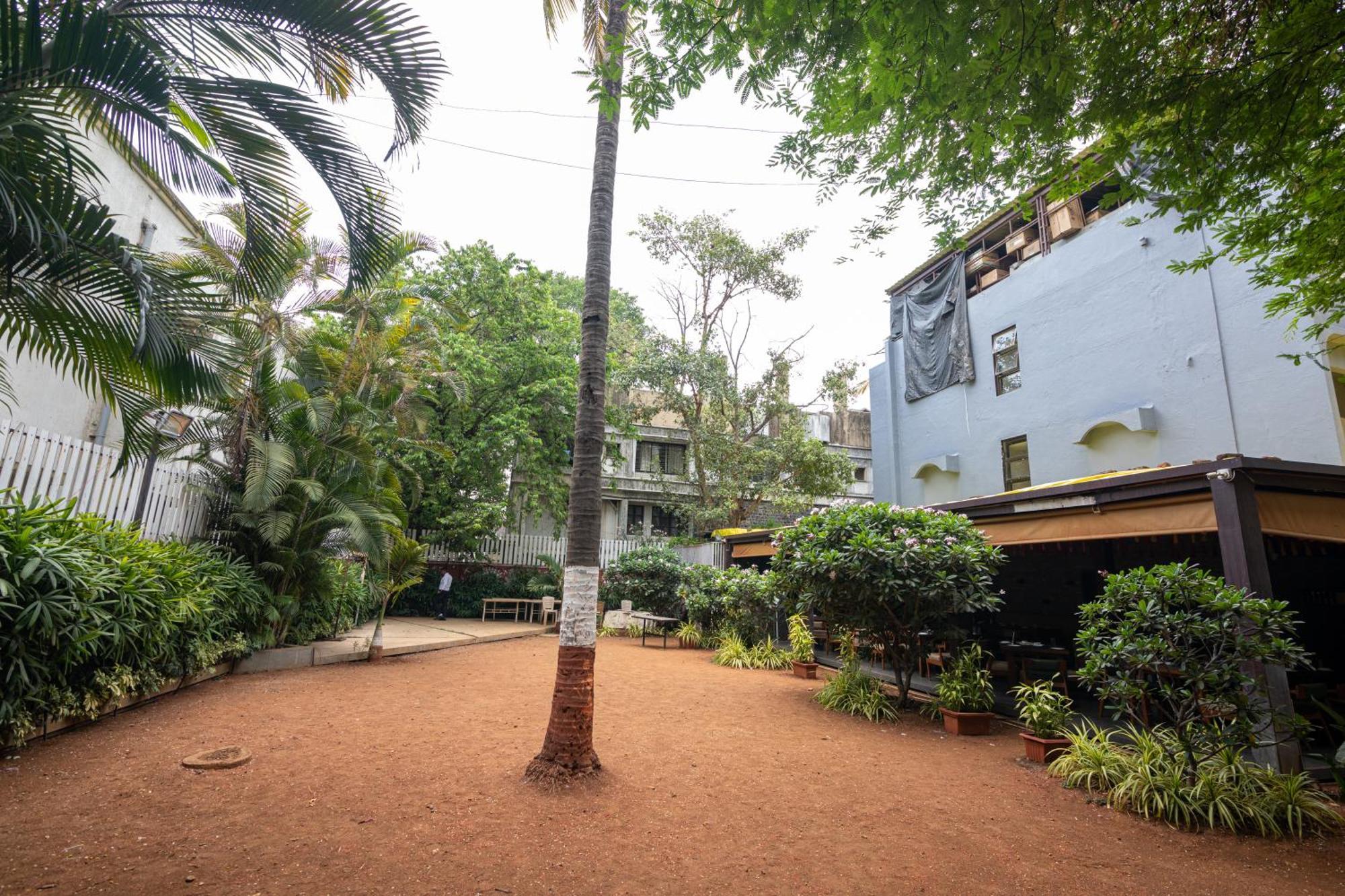 Hotel Rama Heritage Nashik Exteriör bild
