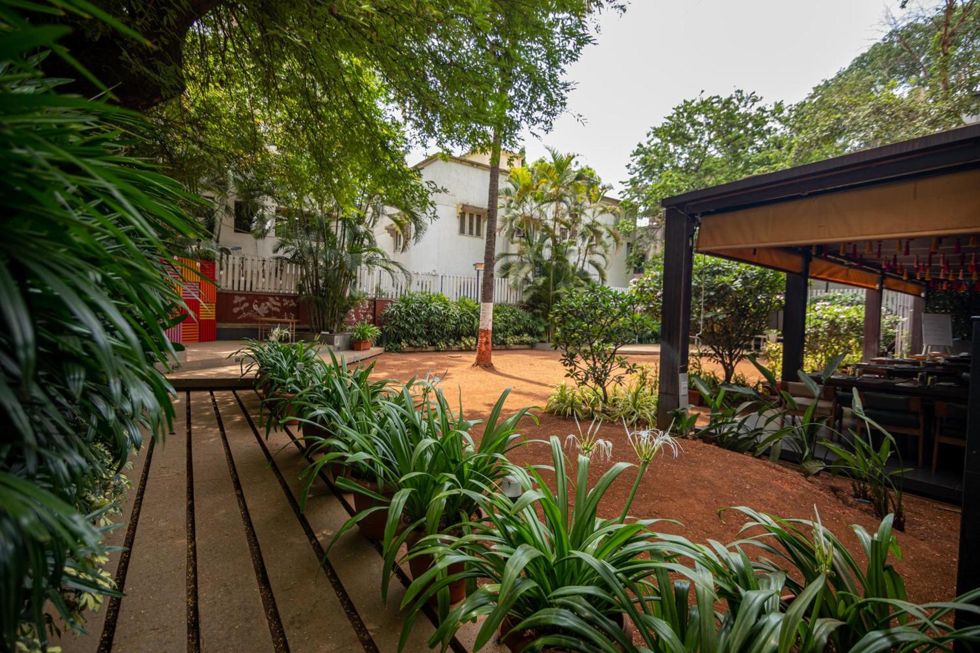 Hotel Rama Heritage Nashik Exteriör bild
