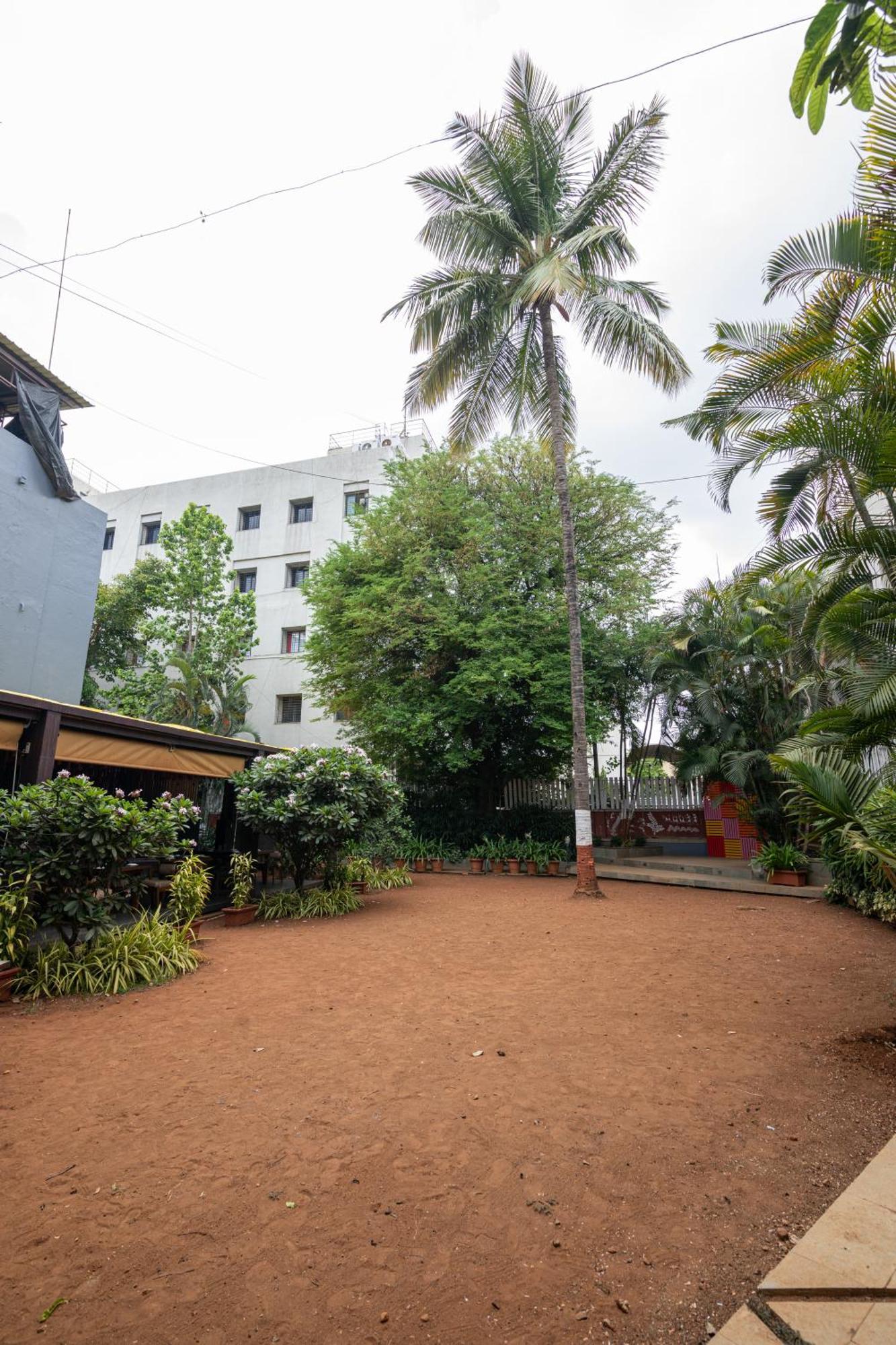 Hotel Rama Heritage Nashik Exteriör bild