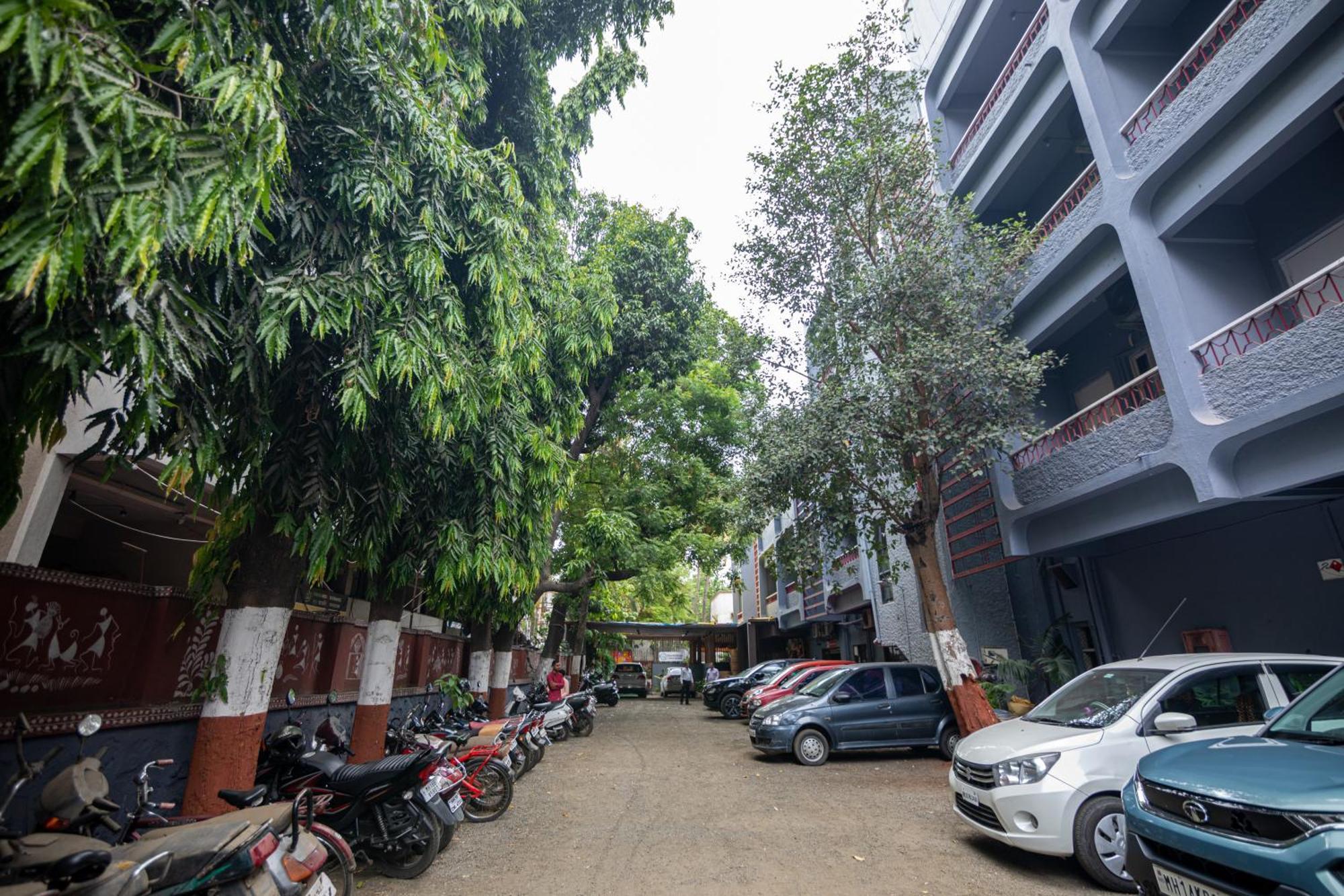 Hotel Rama Heritage Nashik Exteriör bild